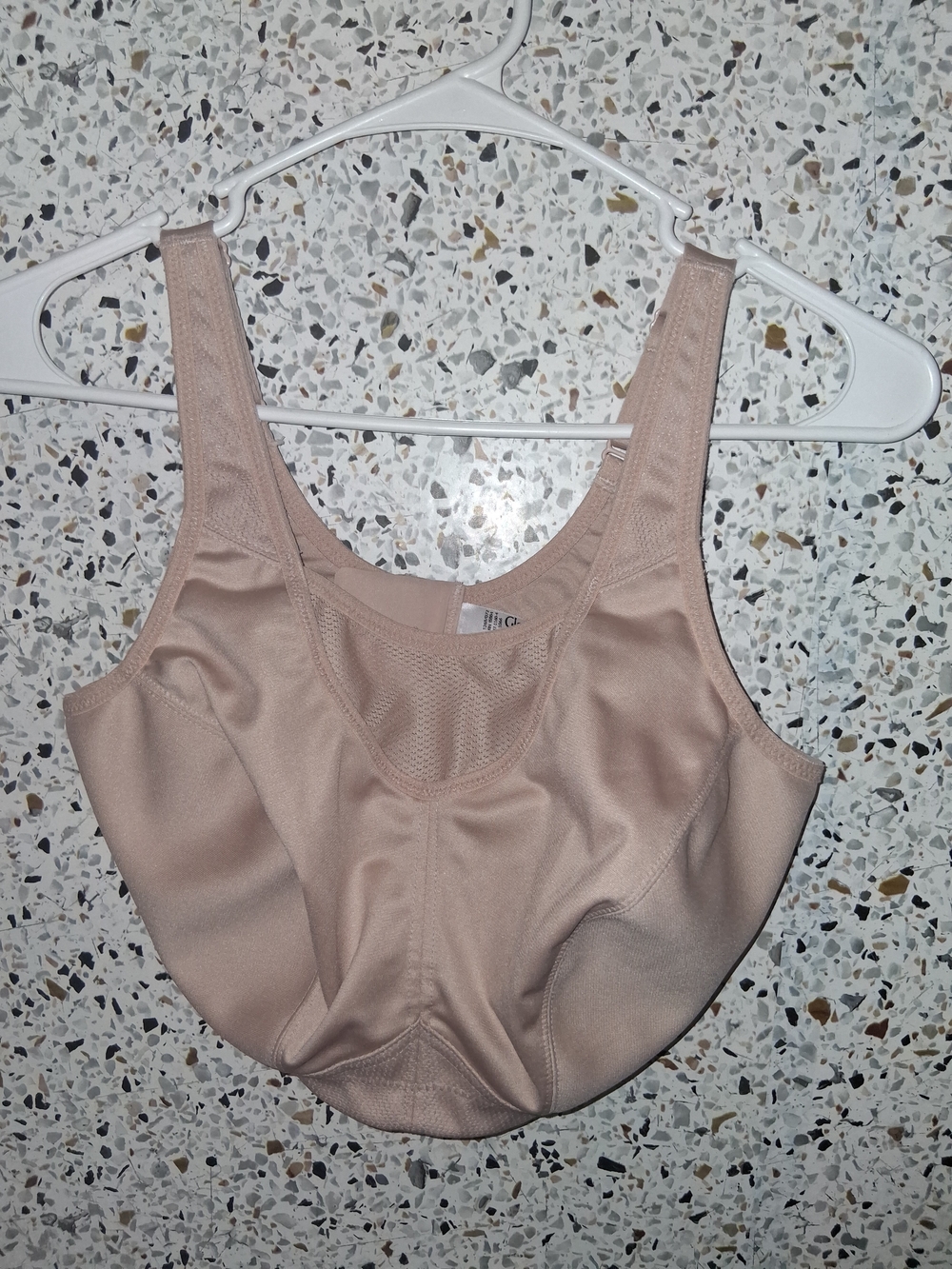 Women's Glamorise Sport Bra Size 36DD Nude Wireless No Padding